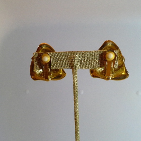 Triangle Triquetra Infinity Clip On Earrings - Picture 3 of 8